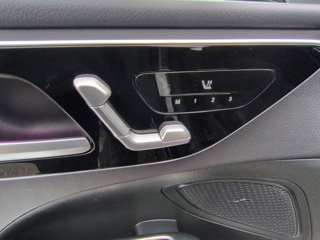 Thumbnail: 2025 Mercedes-Benz C-Class - 25