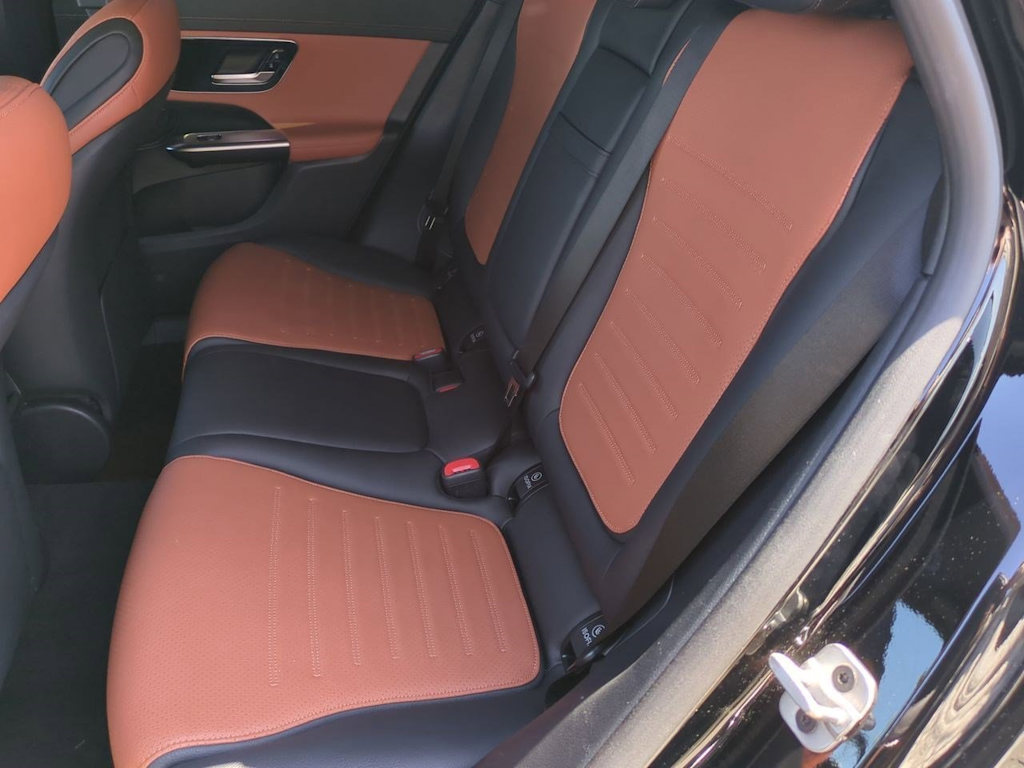 2024 Mercedes-Benz GLC 300 13