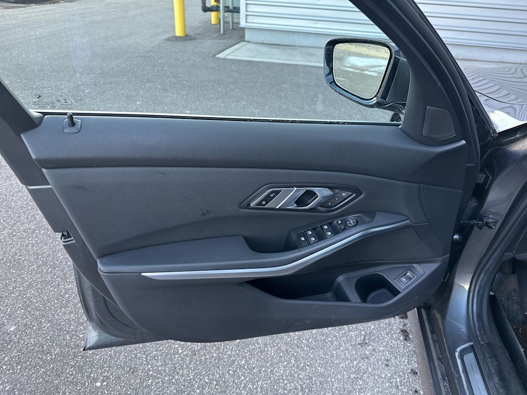 Thumbnail: 2019 BMW 3 Series - 24