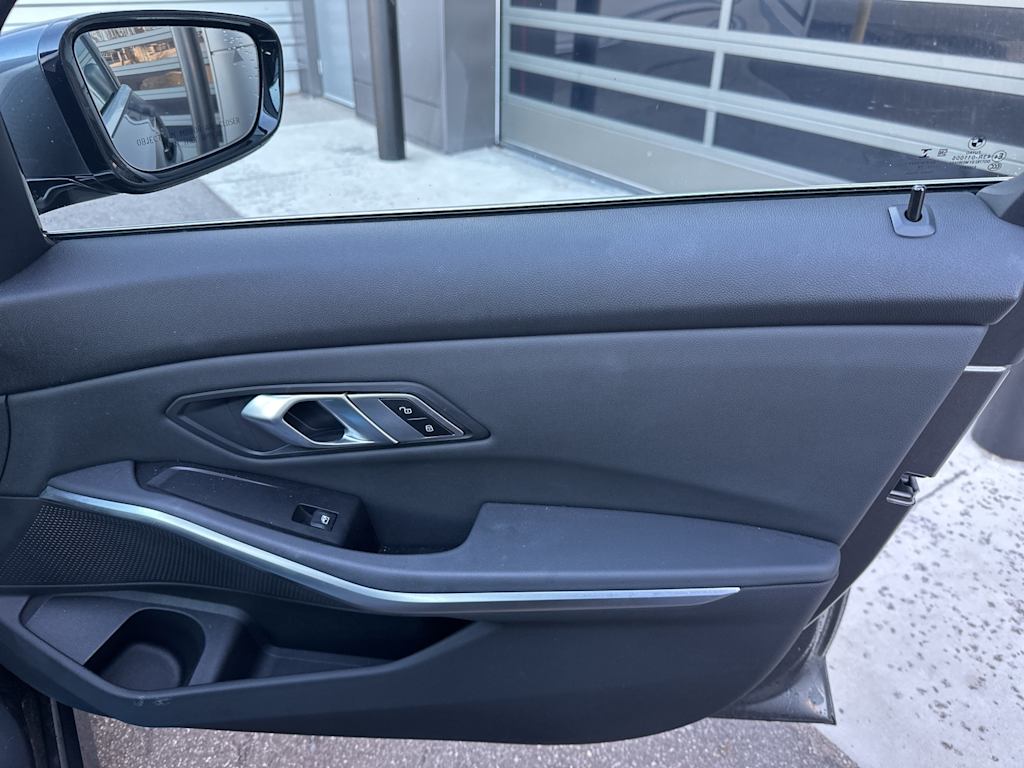 Thumbnail: 2019 BMW 3 Series - 19