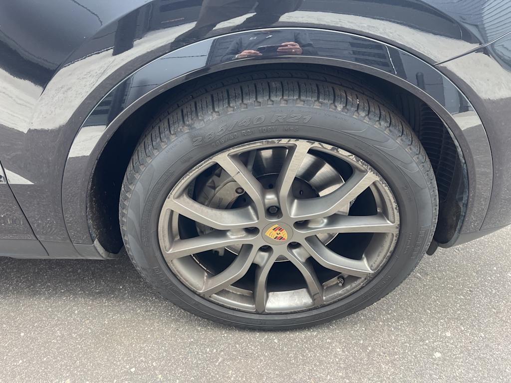 Thumbnail: 2022 Porsche Cayenne - 17