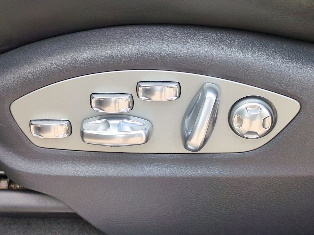 Thumbnail: 2015 Porsche Macan - 25