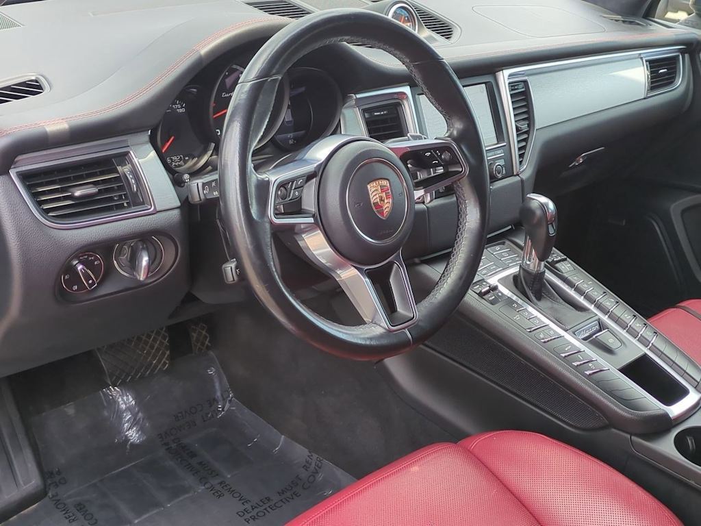 Thumbnail: 2015 Porsche Macan - 2
