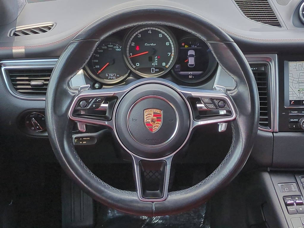 Thumbnail: 2015 Porsche Macan - 13
