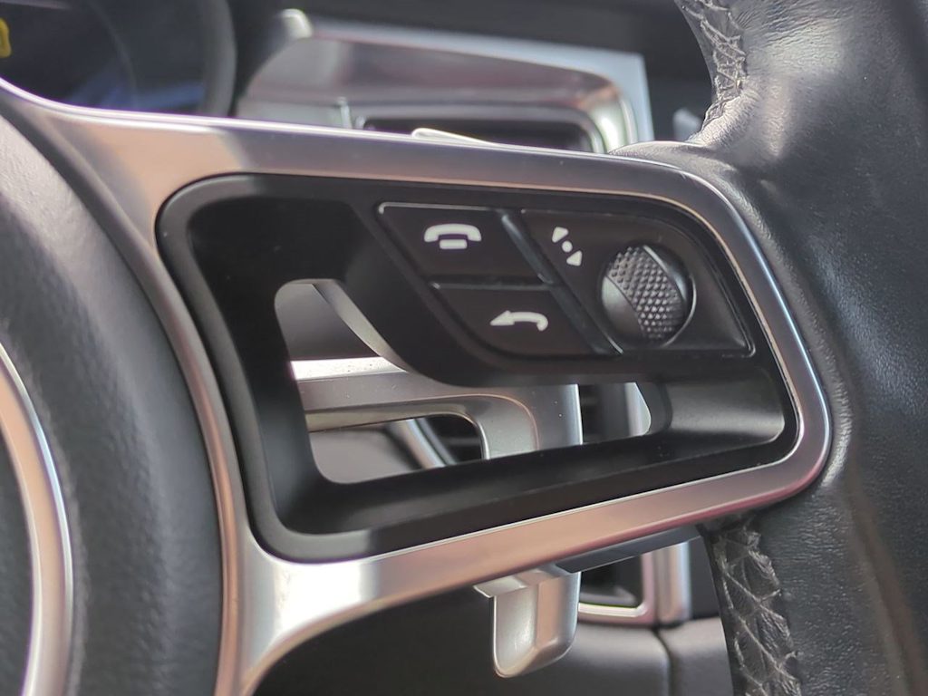Thumbnail: 2015 Porsche Macan - 31