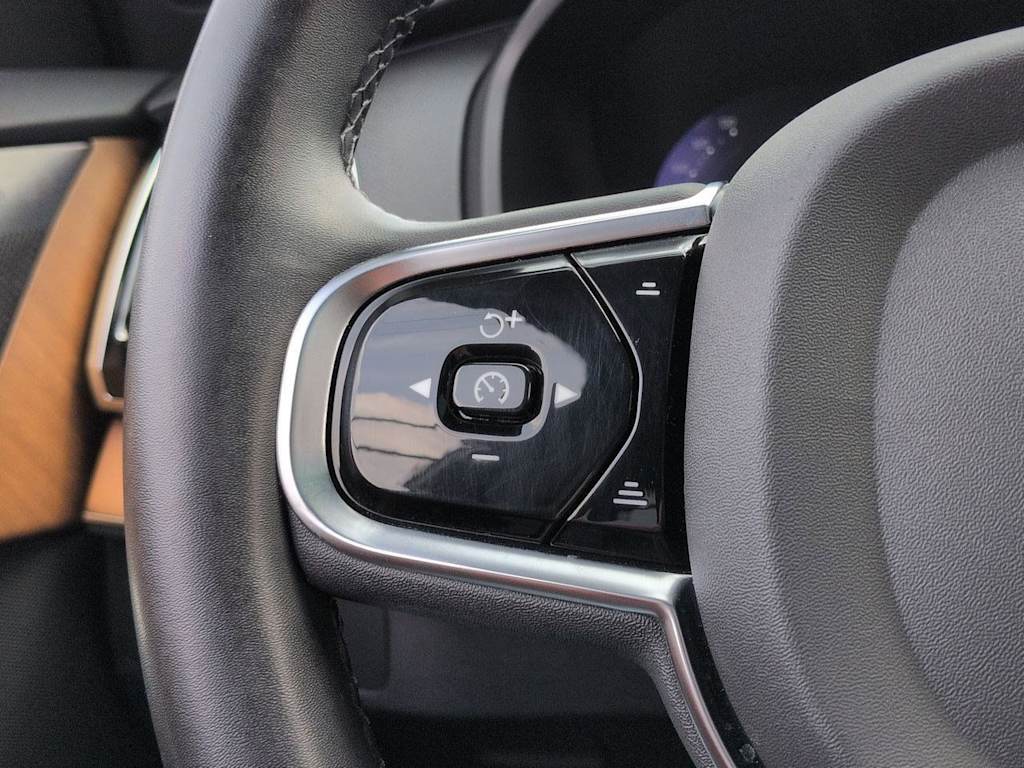 Thumbnail: 2023 Volvo XC90 - 30