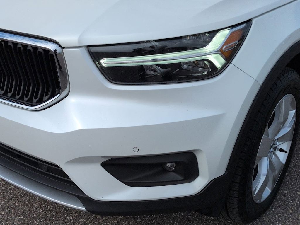 Thumbnail: 2022 Volvo XC40 - 24