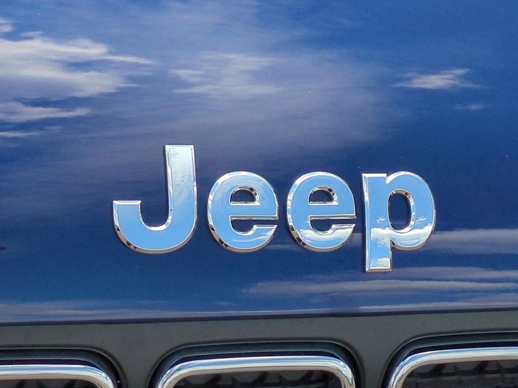 Thumbnail: 2019 Jeep Renegade - 7