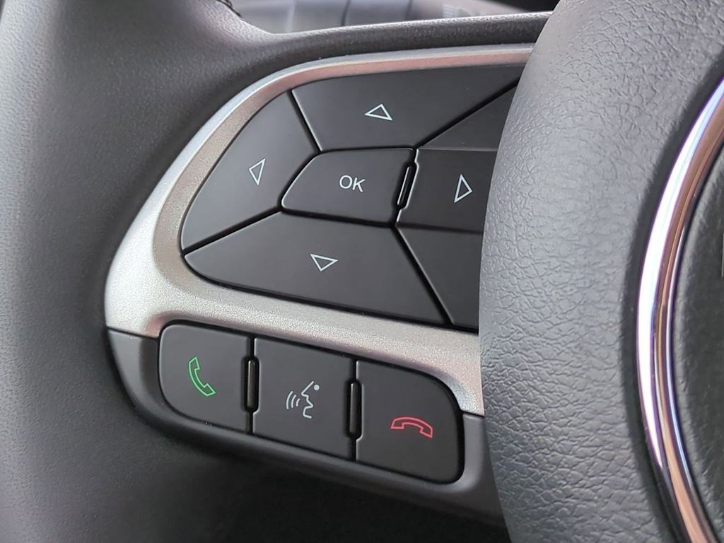 Thumbnail: 2019 Jeep Renegade - 28