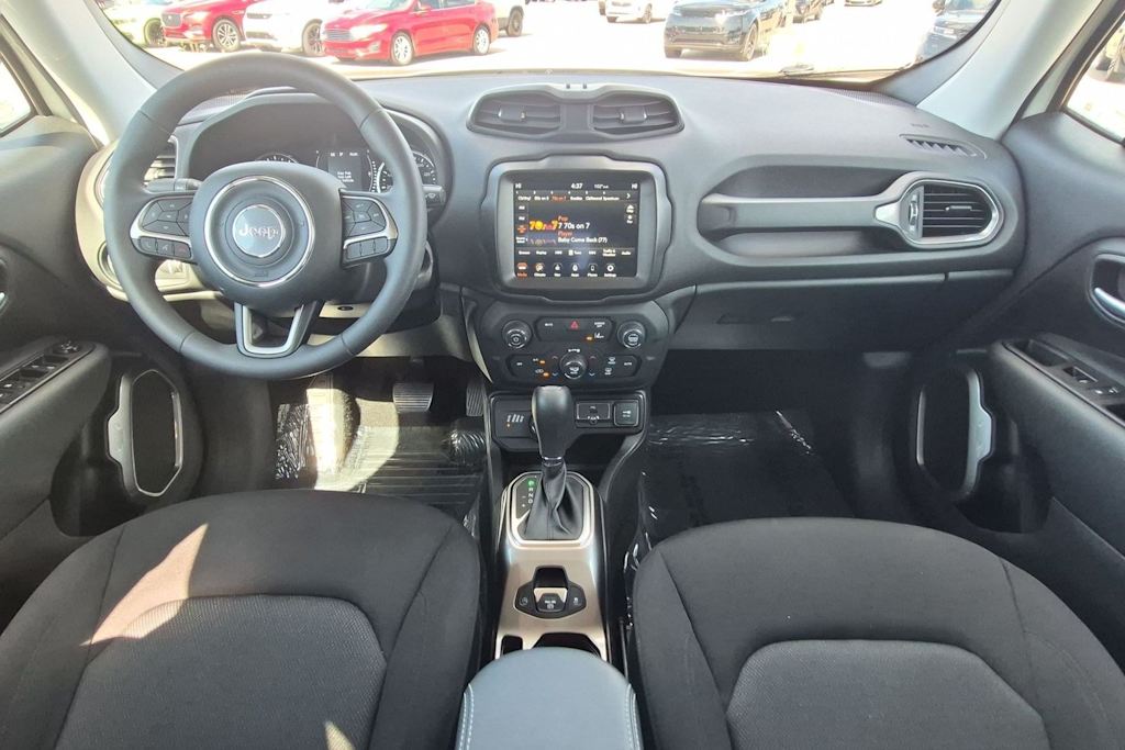 Thumbnail: 2022 Jeep Renegade - 10