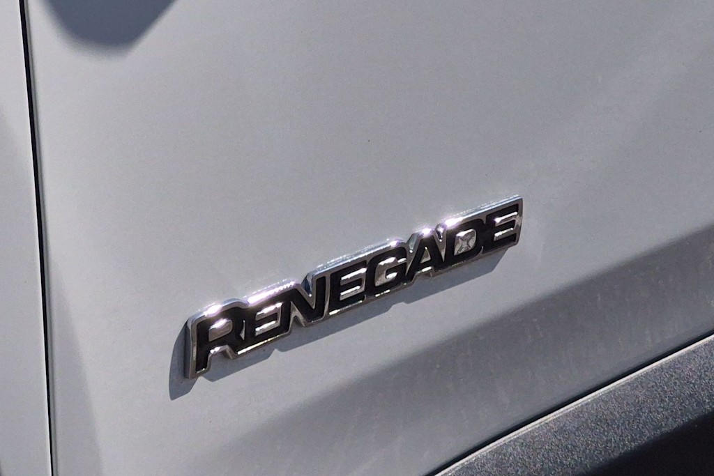 Thumbnail: 2022 Jeep Renegade - 25