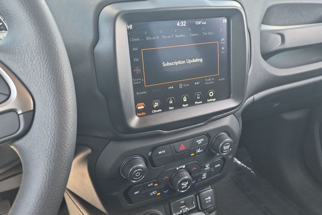 Thumbnail: 2022 Jeep Renegade - 15