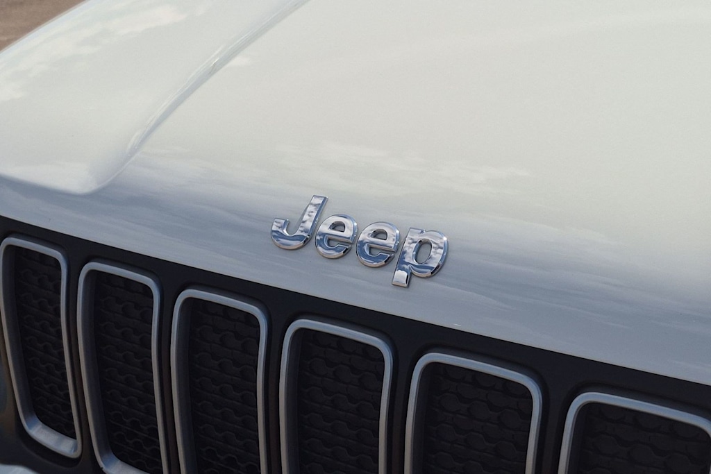 Thumbnail: 2022 Jeep Renegade - 7