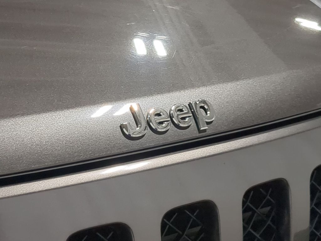 Thumbnail: 2017 Jeep Patriot - 7