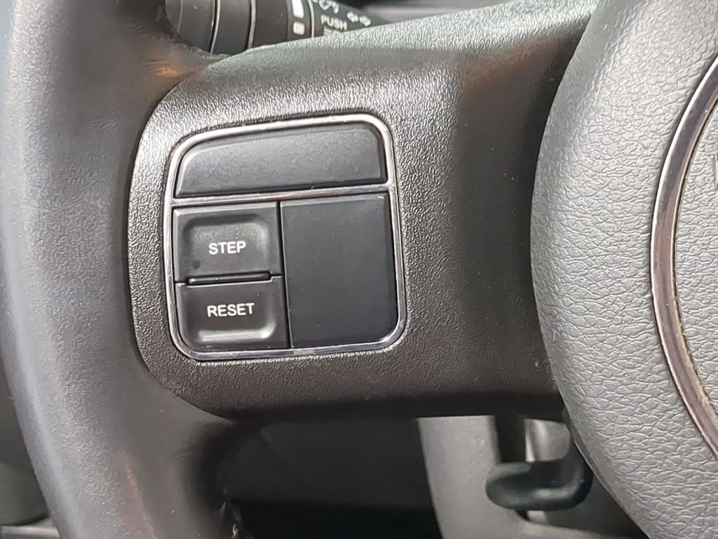 Thumbnail: 2017 Jeep Patriot - 30