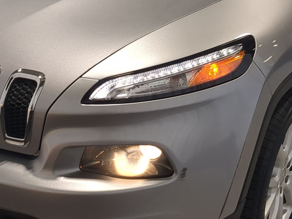 Thumbnail: 2014 Jeep Cherokee - 24