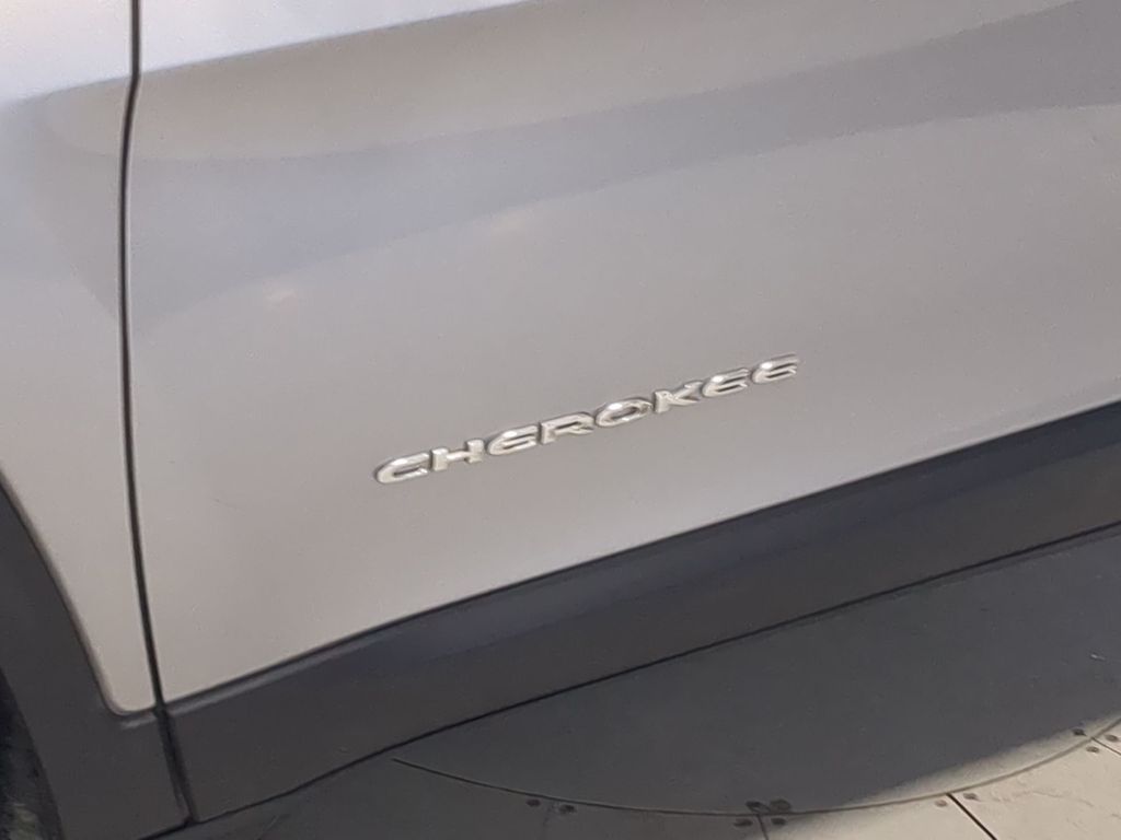 Thumbnail: 2014 Jeep Cherokee - 7