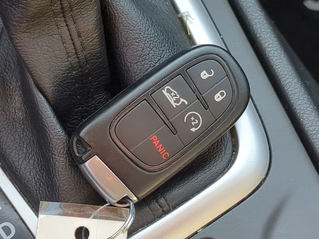 Thumbnail: 2014 Jeep Cherokee - 18