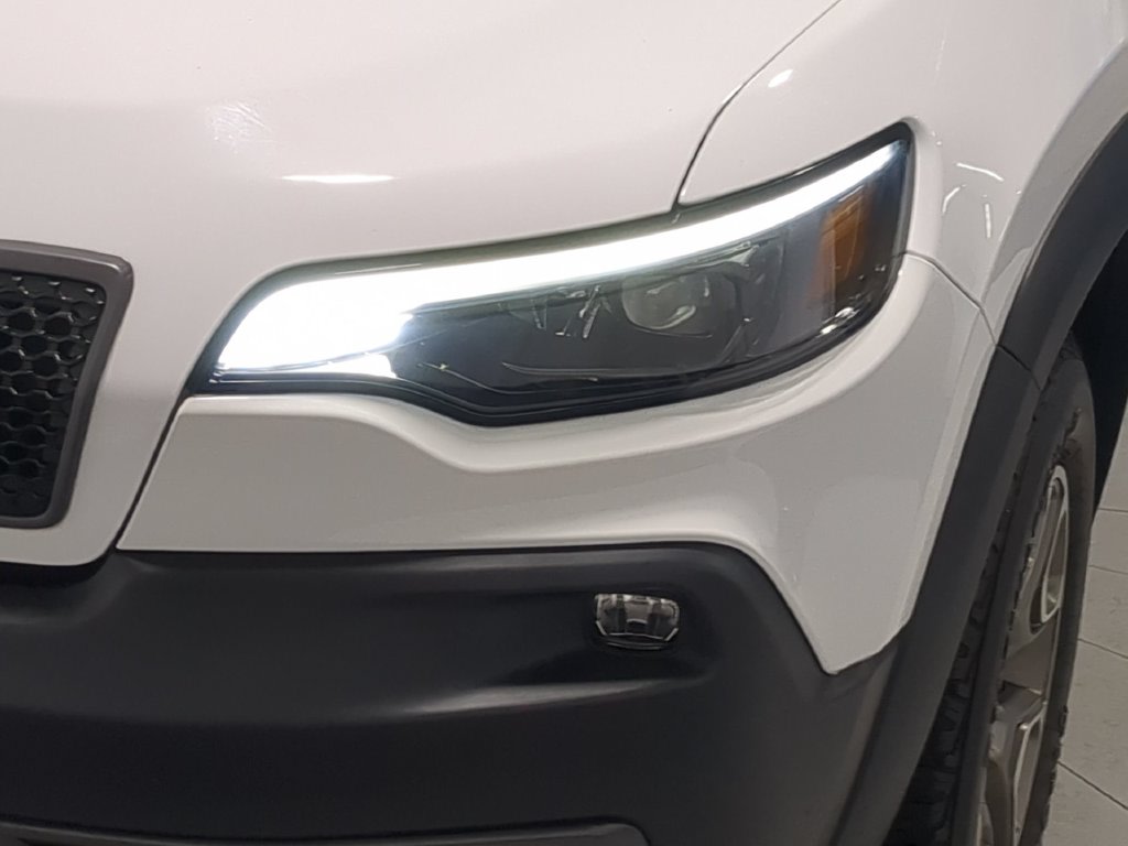 Thumbnail: 2020 Jeep Cherokee - 23
