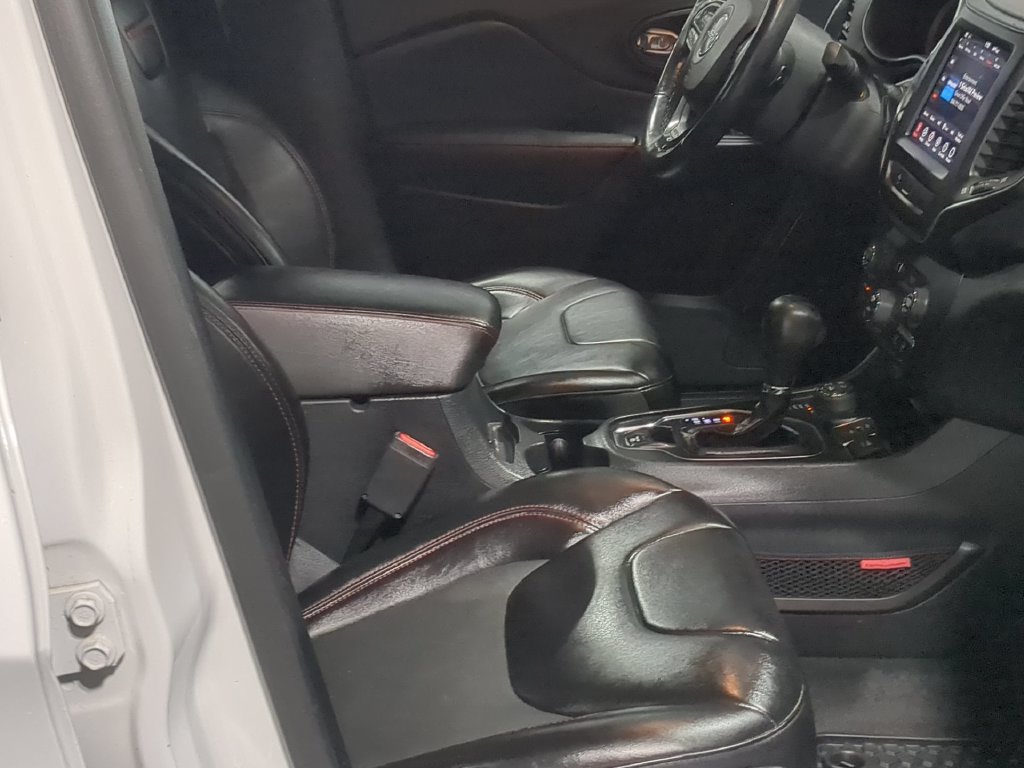Thumbnail: 2020 Jeep Cherokee - 10