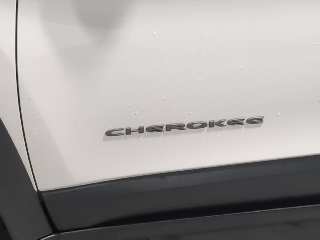 Thumbnail: 2020 Jeep Cherokee - 6
