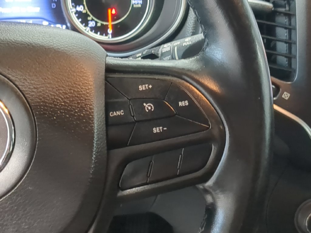 Thumbnail: 2020 Jeep Cherokee - 27