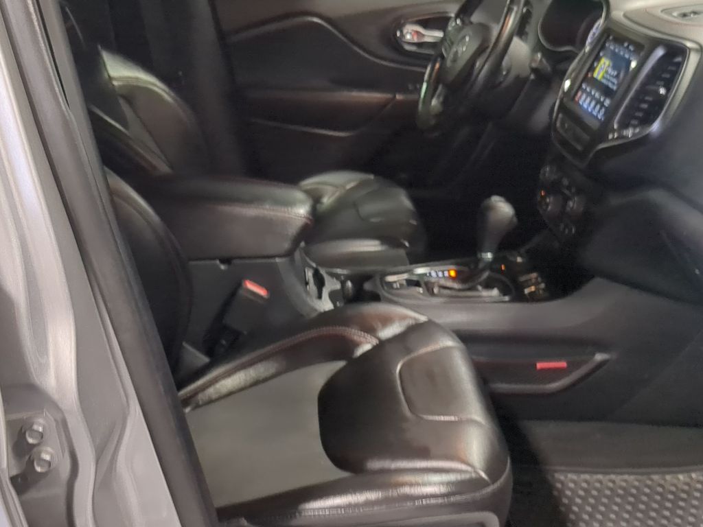 Thumbnail: 2020 Jeep Cherokee - 11