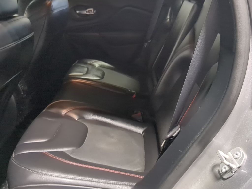 Thumbnail: 2020 Jeep Cherokee - 27