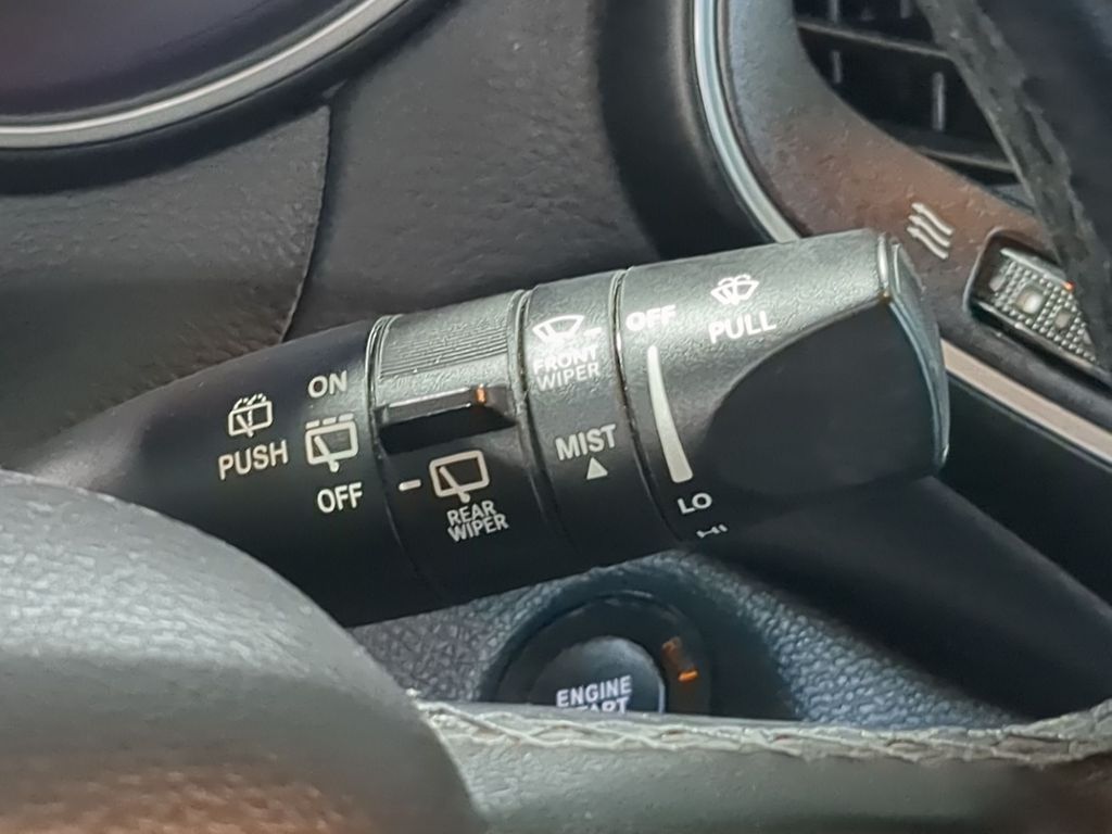 Thumbnail: 2020 Jeep Cherokee - 15