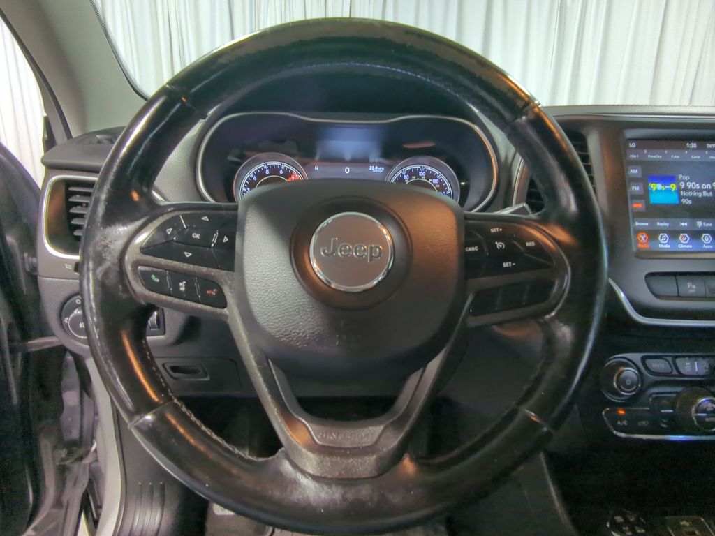 Thumbnail: 2020 Jeep Cherokee - 13
