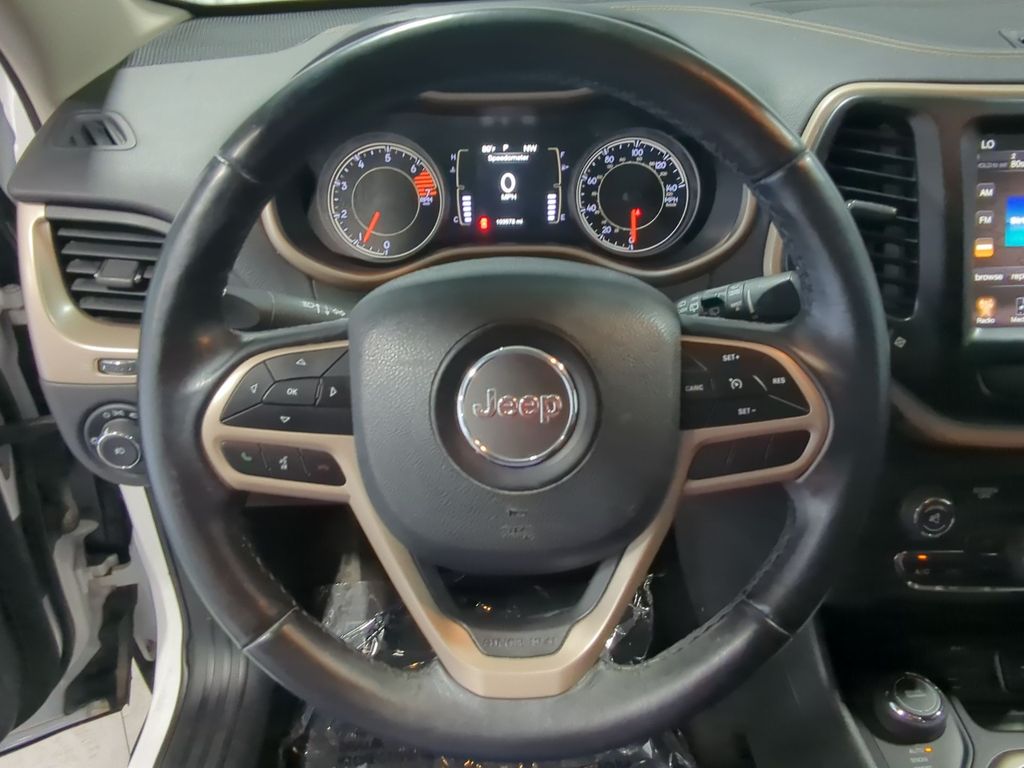 Thumbnail: 2017 Jeep Cherokee - 13