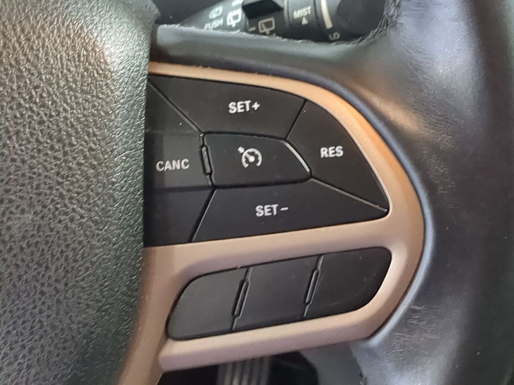 Thumbnail: 2017 Jeep Cherokee - 29