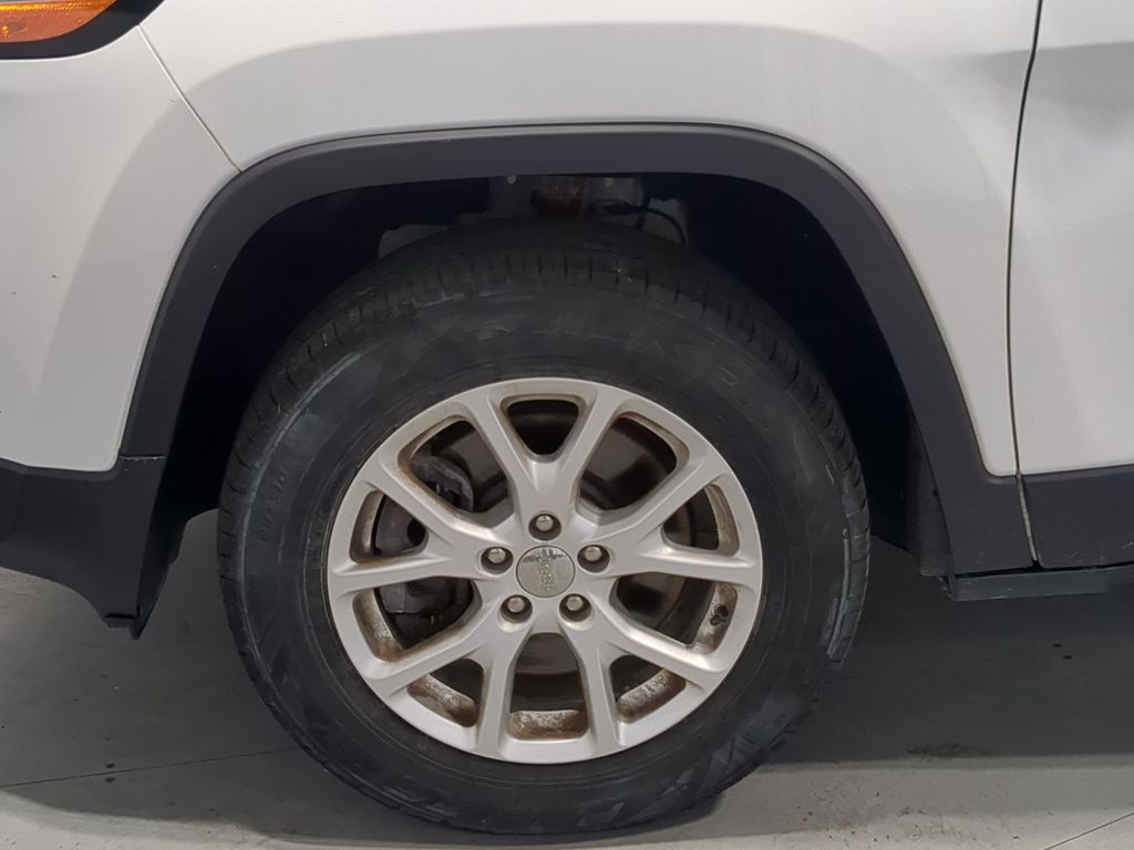 Thumbnail: 2017 Jeep Cherokee - 8
