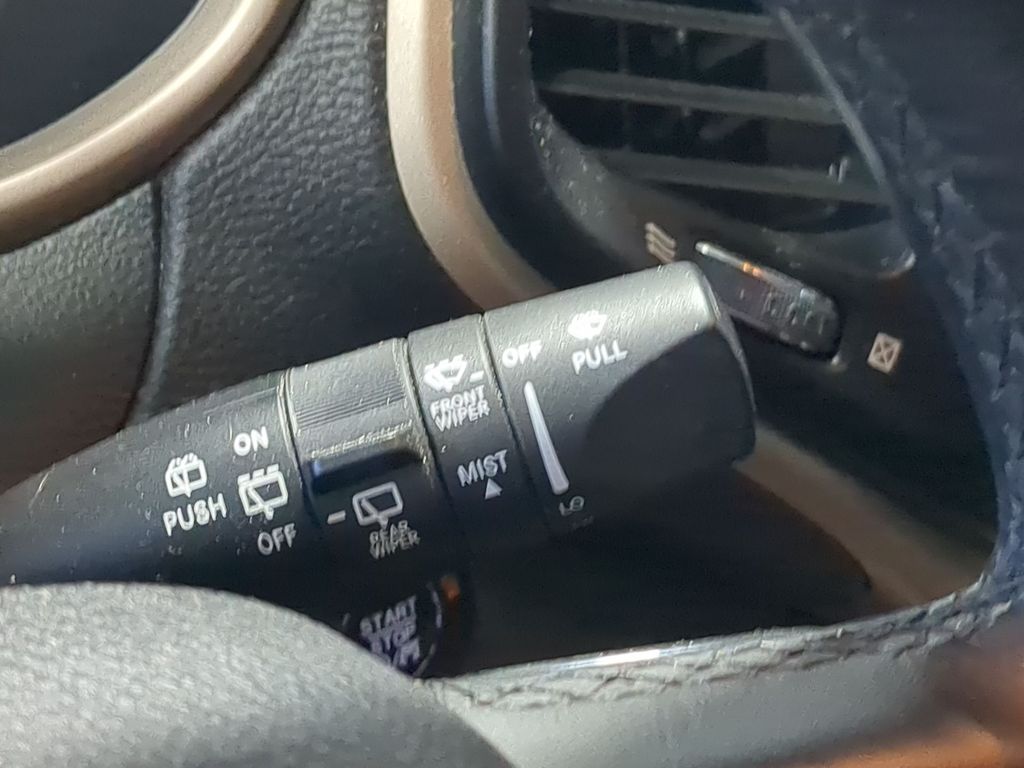Thumbnail: 2016 Jeep Cherokee - 18