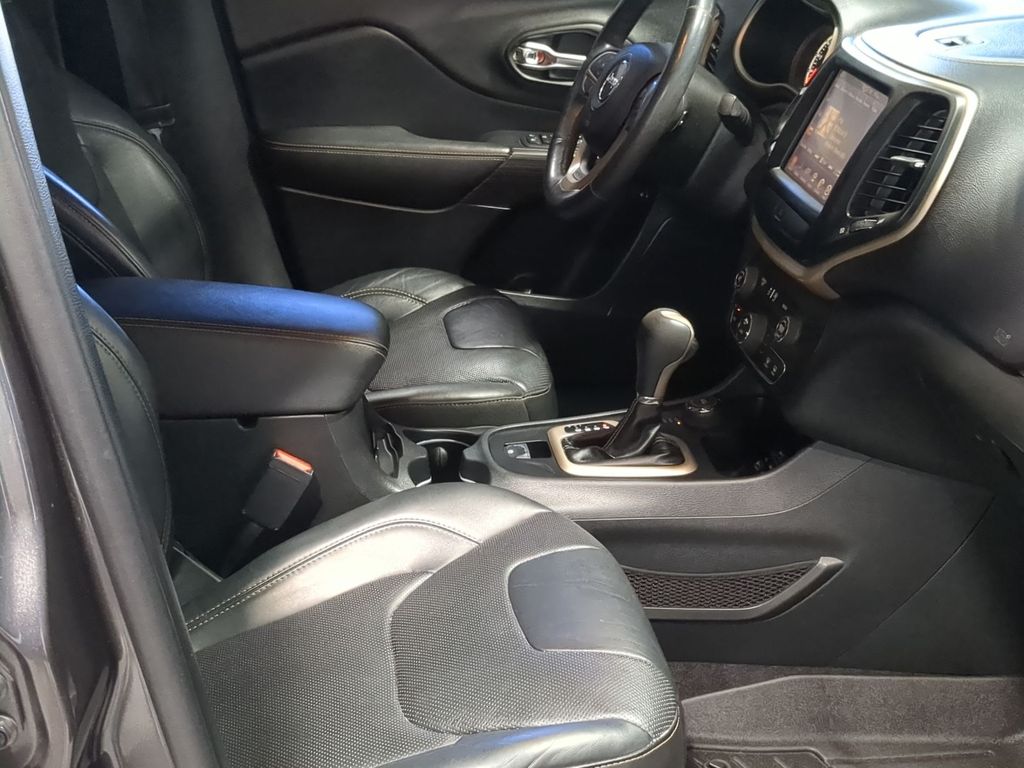 Thumbnail: 2016 Jeep Cherokee - 11