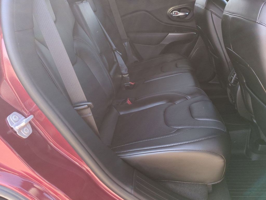 Thumbnail: 2020 Jeep Cherokee - 26