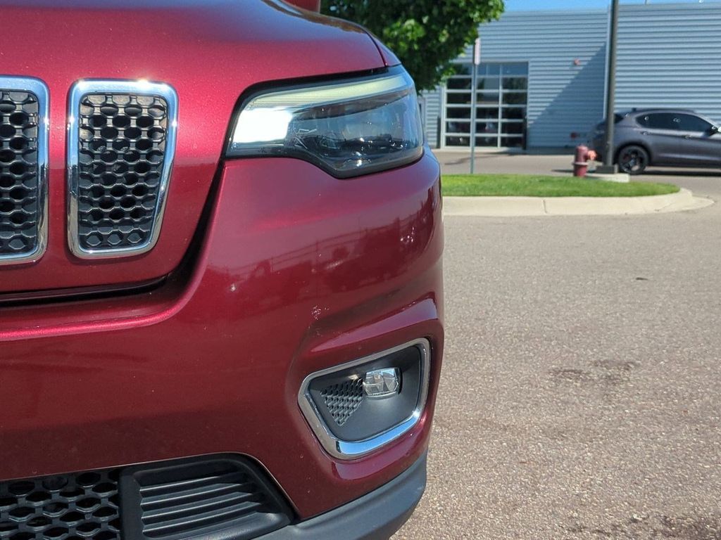 Thumbnail: 2020 Jeep Cherokee - 23