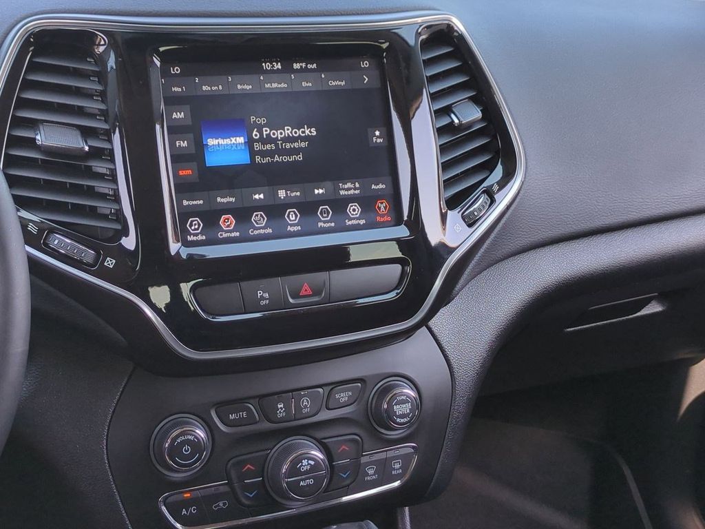 Thumbnail: 2020 Jeep Cherokee - 14