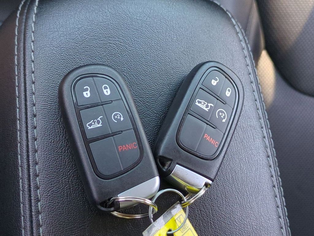 Thumbnail: 2020 Jeep Cherokee - 18