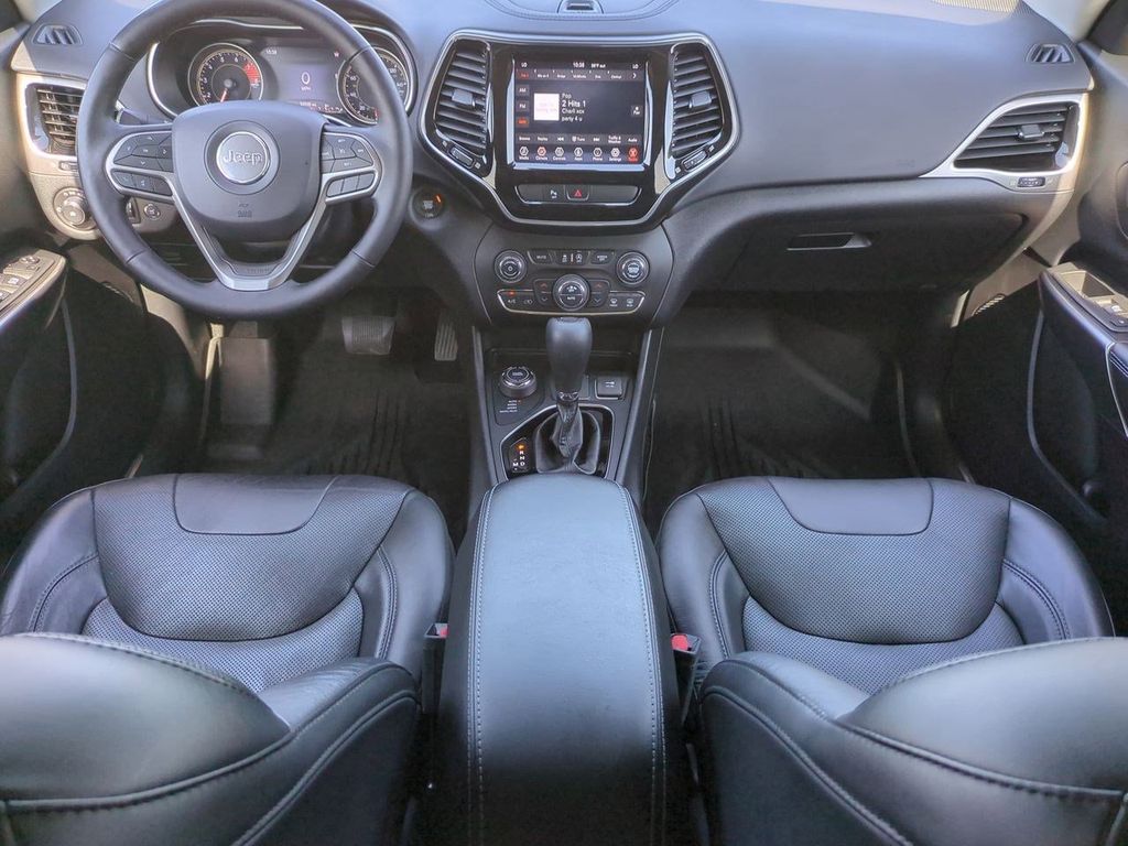 Thumbnail: 2020 Jeep Cherokee - 9