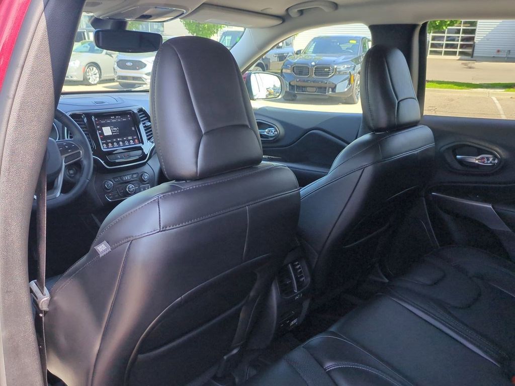 Thumbnail: 2020 Jeep Cherokee - 12