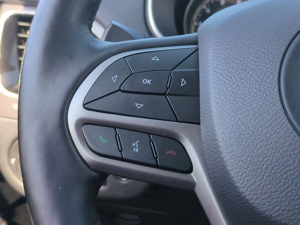 Thumbnail: 2020 Jeep Cherokee - 27