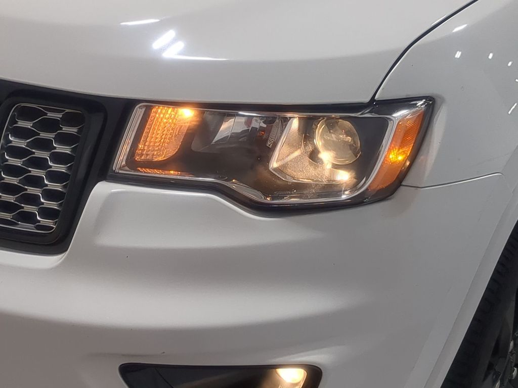 Thumbnail: 2019 Jeep Grand Cherokee - 22
