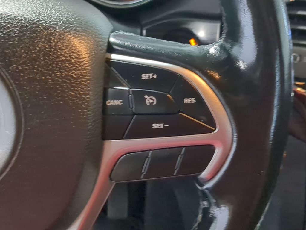 Thumbnail: 2019 Jeep Grand Cherokee - 28
