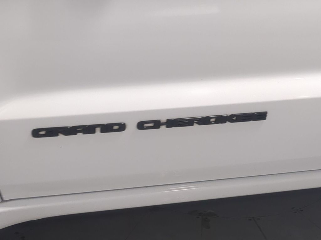 Thumbnail: 2019 Jeep Grand Cherokee - 23