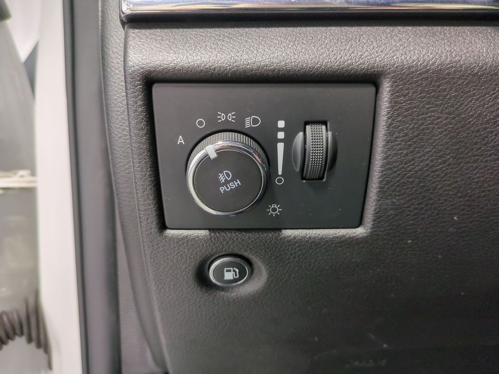 Thumbnail: 2018 Jeep Grand Cherokee - 31