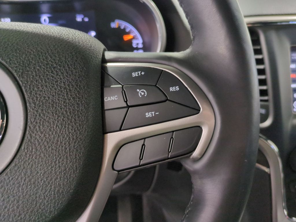 Thumbnail: 2018 Jeep Grand Cherokee - 29