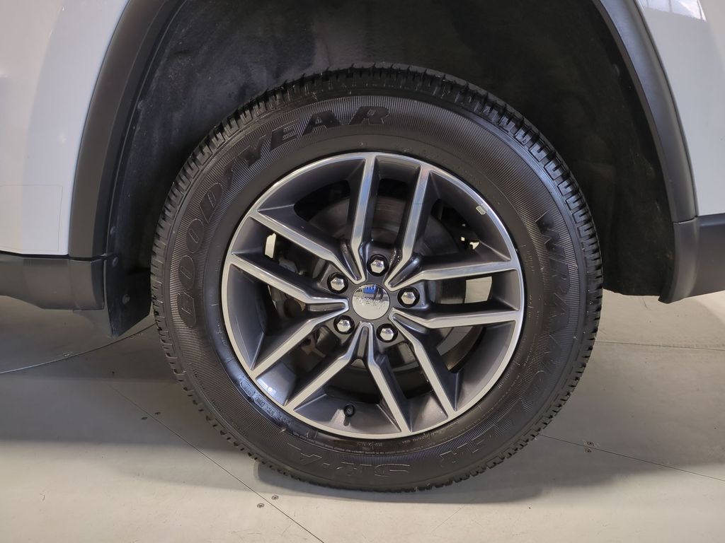 Thumbnail: 2018 Jeep Grand Cherokee - 8