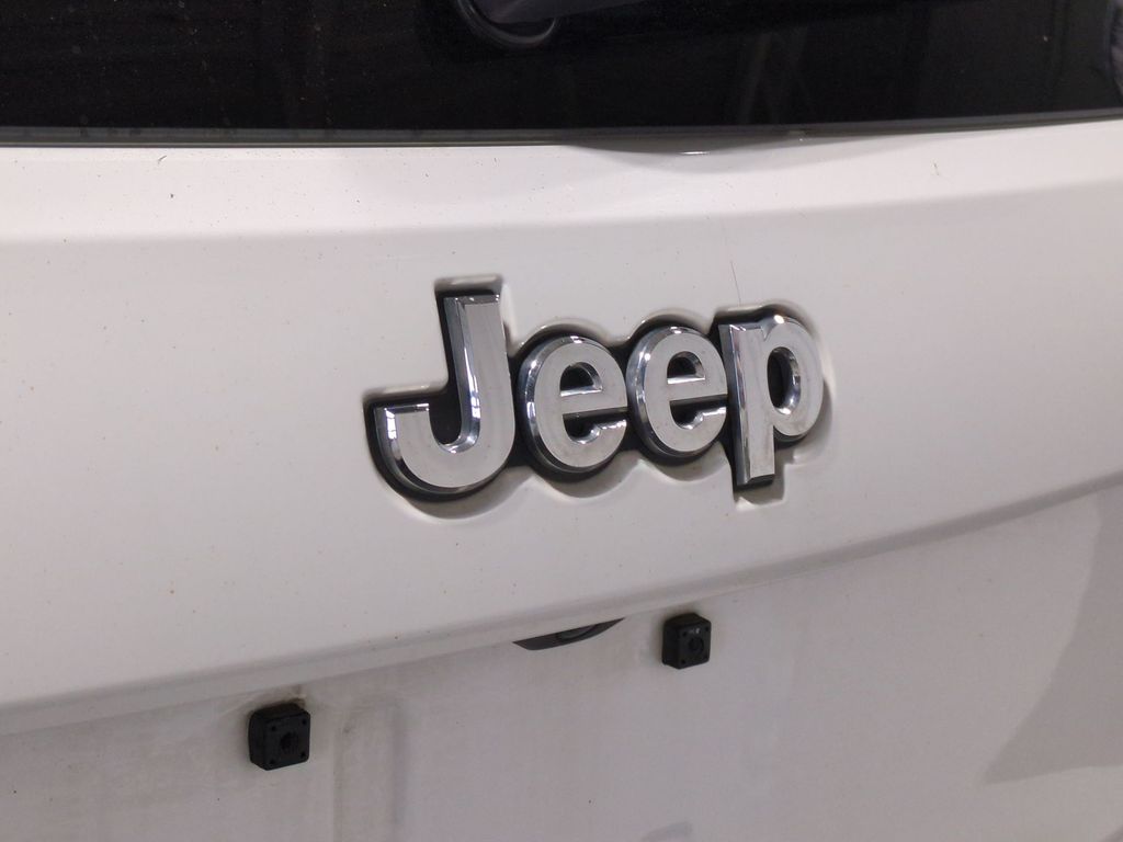 Thumbnail: 2018 Jeep Grand Cherokee - 7