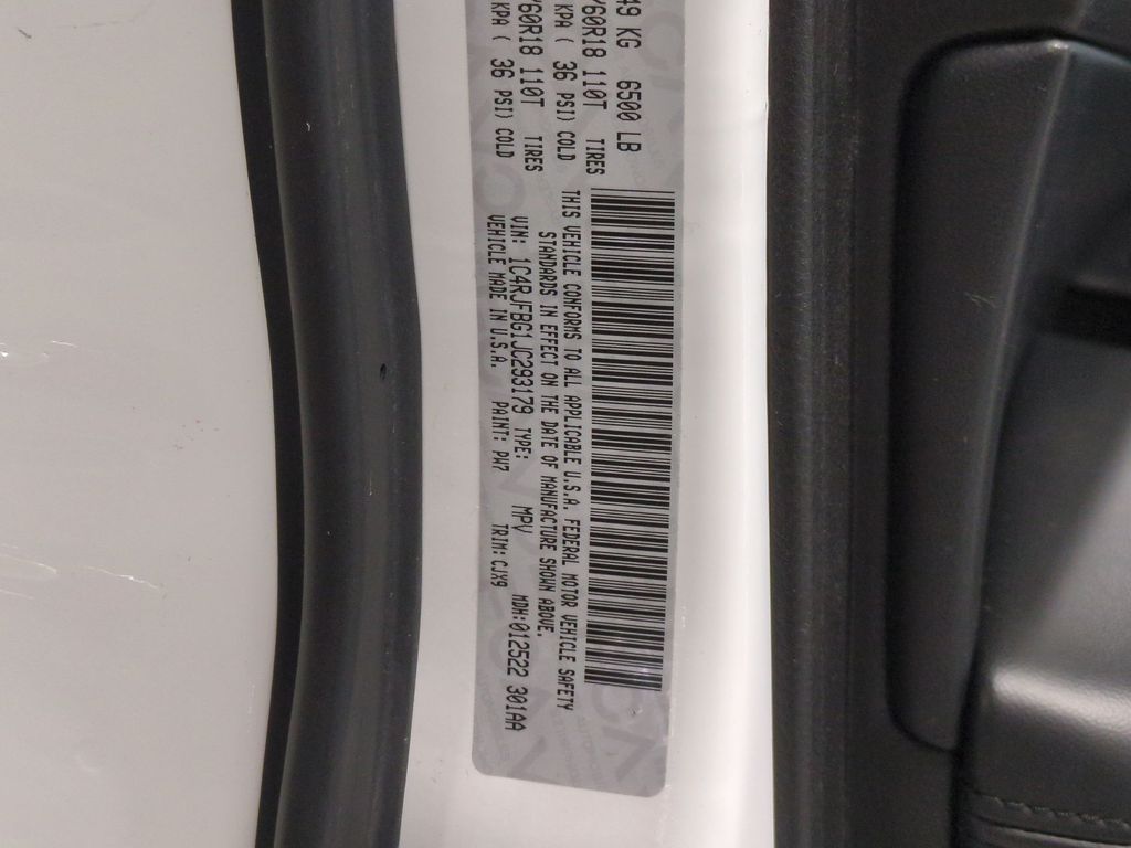 Thumbnail: 2018 Jeep Grand Cherokee - 35